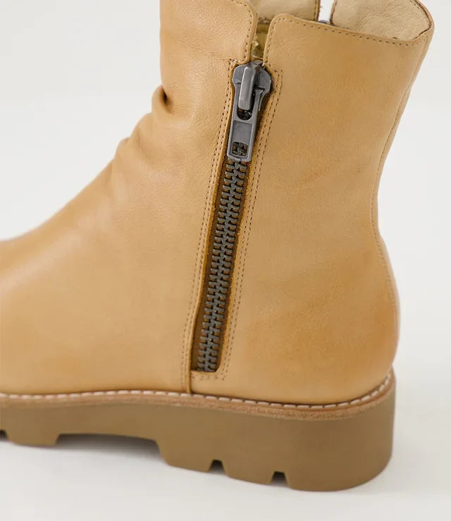 Dixeya Leather Ankle Boot - Dk Tan